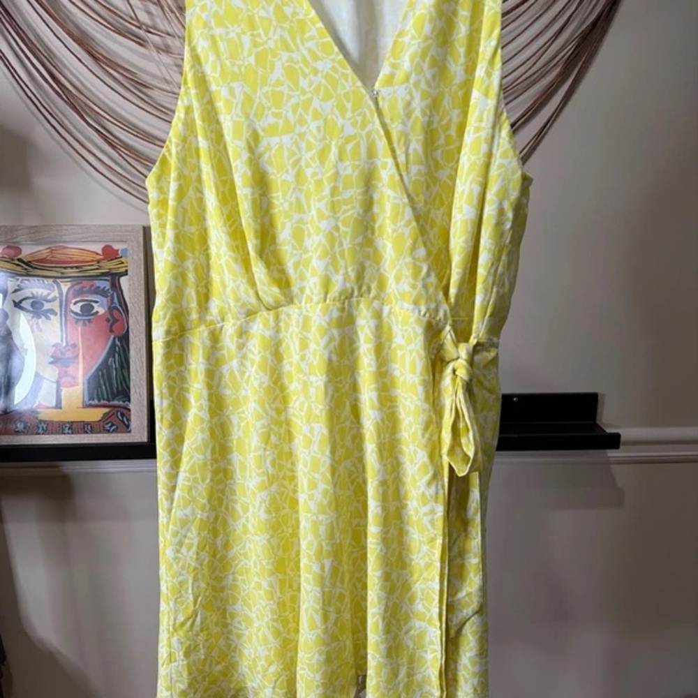 Vince Camuto Yellow Printed Wrap Midi Dress